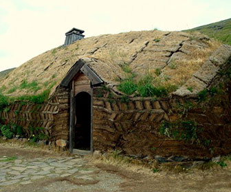 Parque-historico-Hofsstadir-Viking-Longhouse